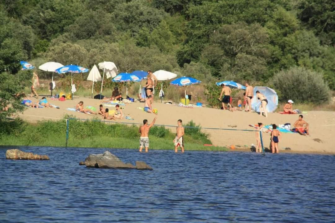 Bungalows, Camping Vega De Francia Sotoserrano Eksteriør bilde